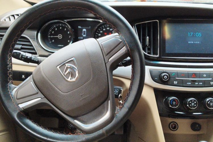 Used Baojun 730 2016 1.5L Manual Comfort Version 7 Seats China V Emission Standard Steering Wheel