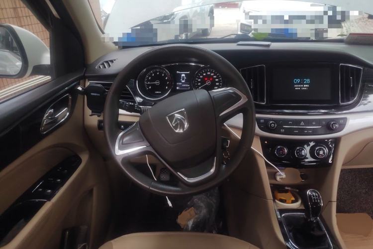 Used Baojun 730 2016 1.5L Manual Comfort Version 7 Seats China V Emission Standard Steering Wheel