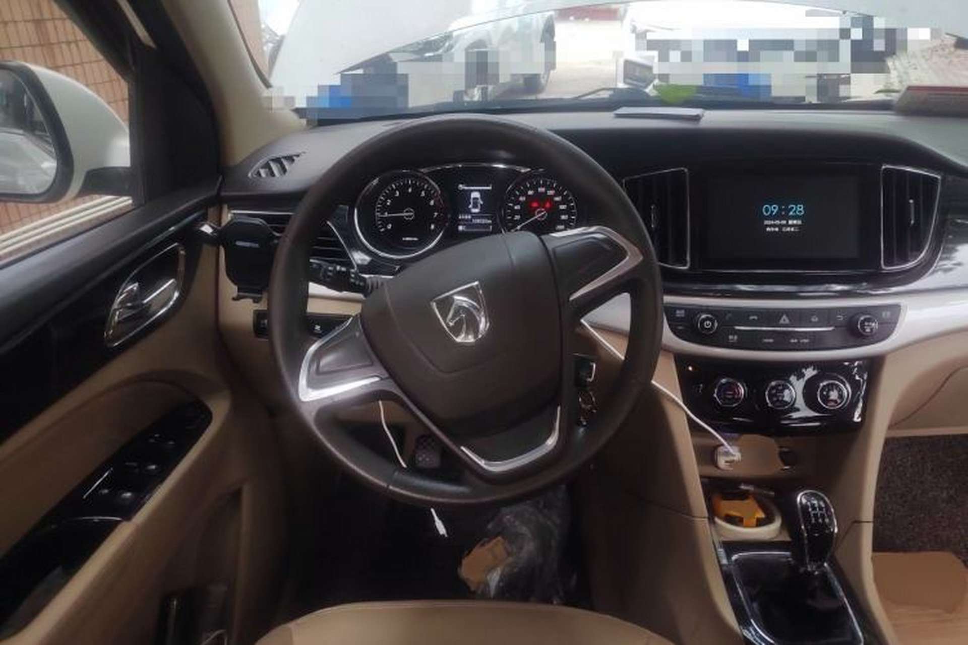 Used Baojun 730 2016 1.5L Manual Comfort Version 7 Seats China V Emission Standard Steering Wheel