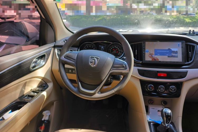 Used Baojun 730 2016 1.5L Manual Comfort Version 7 Seats China V Emission Standard Steering Wheel