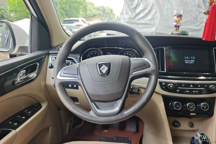 Used Baojun 730 2016 1.5L Manual Comfort Version 7 Seats China V Emission Standard Steering Wheel