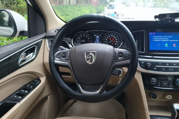 Used Baojun 730 2016 1.8L iAMT Luxury Model 7 Seats Steering Wheel