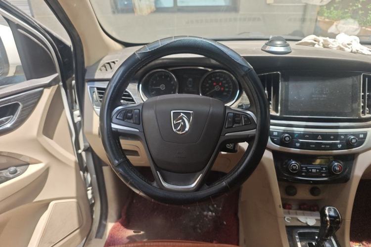 Used Baojun 730 2016 1.8L iAMT Luxury Model 7 Seats Steering Wheel