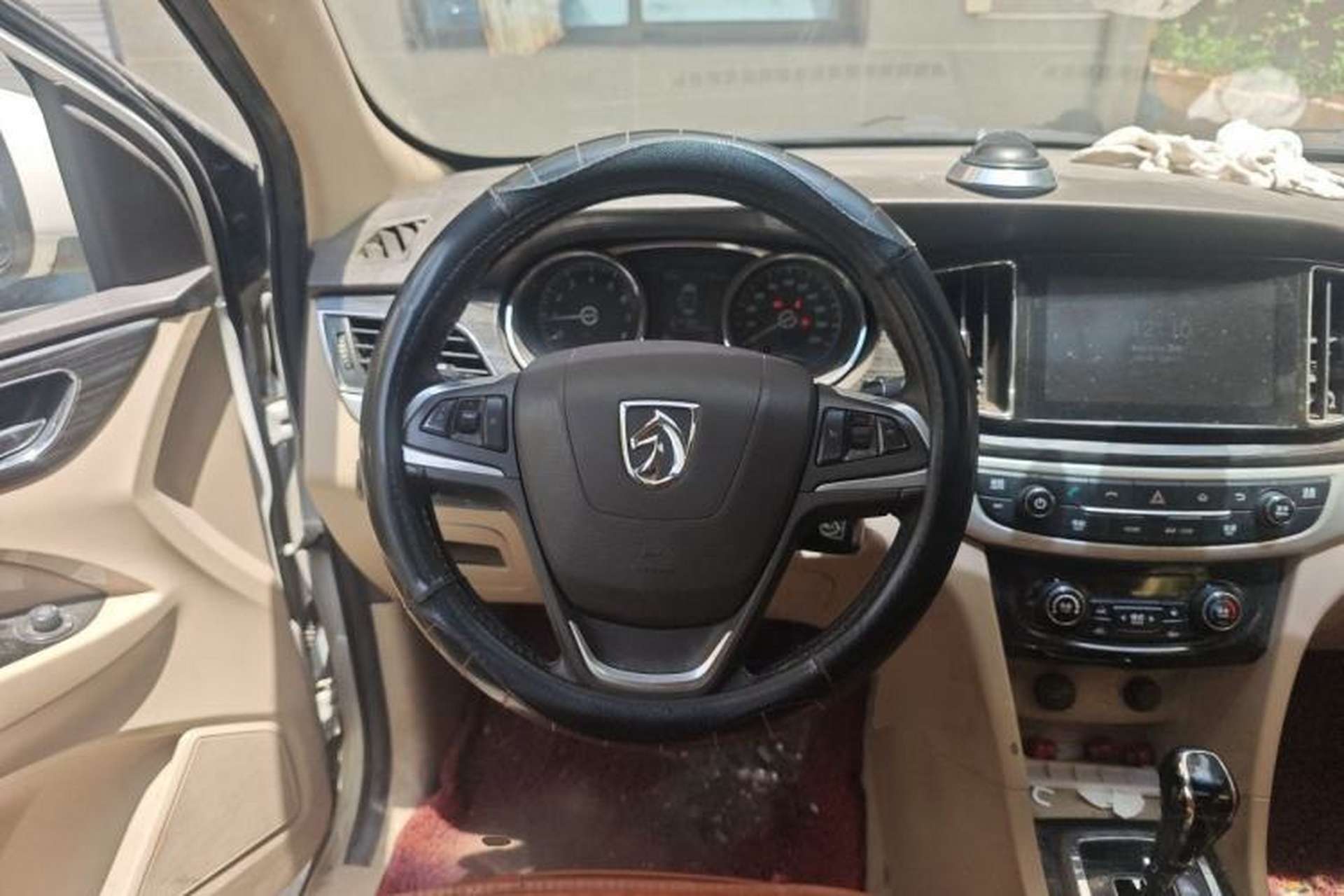 Used Baojun 730 2016 1.8L iAMT Luxury Model 7 Seats Steering Wheel