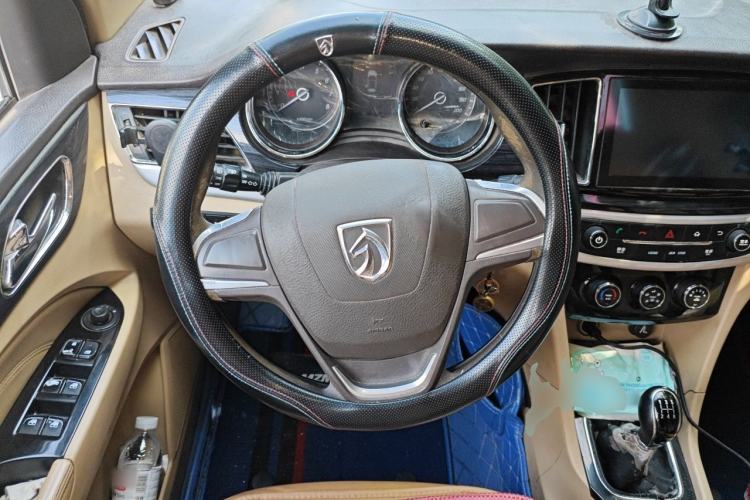 Used Baojun 730 2016 1.5L Manual Comfort Version 7 Seats China V Emission Standard Steering Wheel