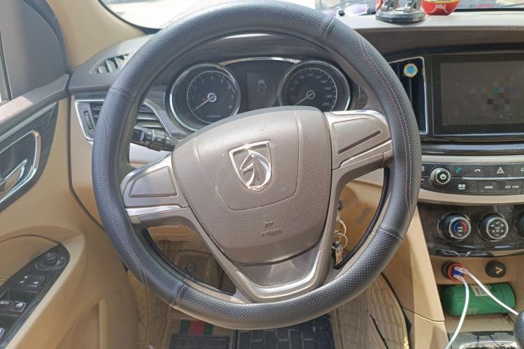 Used Baojun 730 2016 1.5L Manual Comfort Version 7 Seats China V Emission Standard Steering Wheel