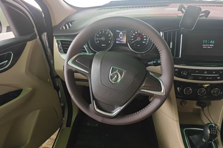 Used Baojun 730 2016 1.5L Manual Comfort Version 7 Seats China V Emission Standard Steering Wheel