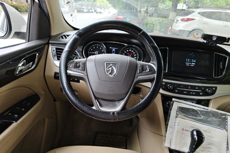 Used Baojun 730 2016 1.8L iAMT Luxury Model 7 Seats Steering Wheel