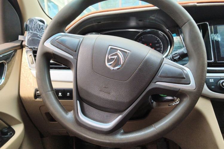Used Baojun 730 2016 1.5L Manual Comfort Version 7 Seats China V Emission Standard Steering Wheel