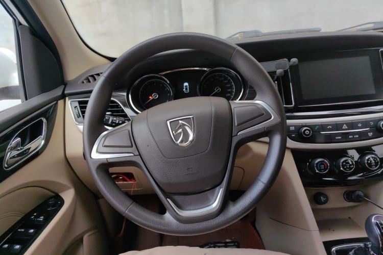 Used Baojun 730 2016 1.5L Manual Comfort Version 7 Seats China V Emission Standard Steering Wheel