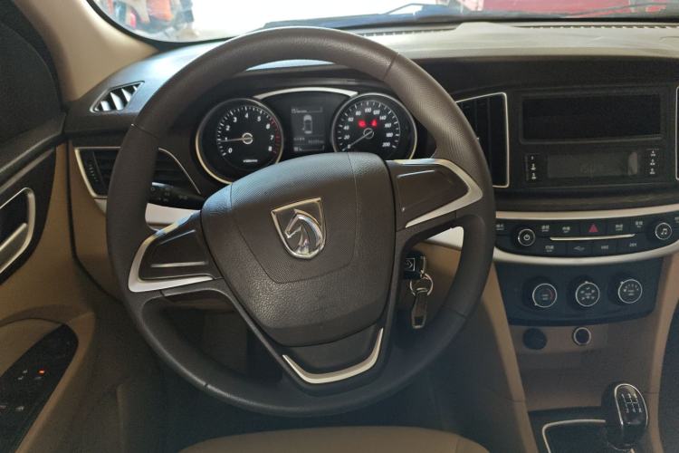 Used Baojun 730 2016 1.5L Manual Value Edition 7 Seats China V Emission Standard Steering Wheel