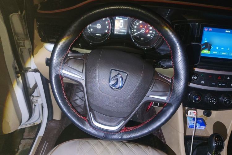 Used Baojun 730 2016 1.5L Manual Comfort Version 7 Seats China V Emission Standard Steering Wheel