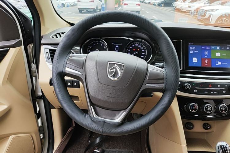 Used Baojun 730 2016 1.5L Manual Comfort Version 7 Seats China V Emission Standard Steering Wheel