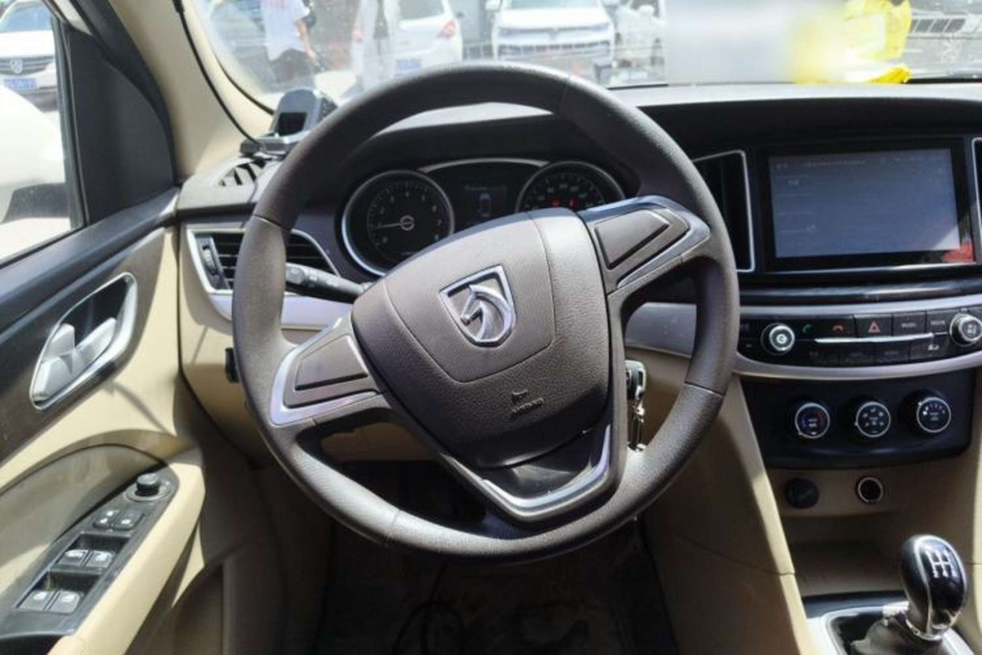 Used Baojun 730 2016 1.5L Manual Value Edition 7 Seats China V Emission Standard Steering Wheel