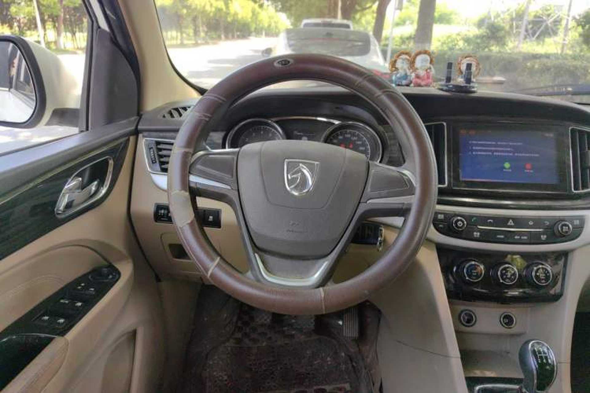 Used Baojun 730 2016 1.5L Manual Comfort Version 7 Seats China V Emission Standard Steering Wheel