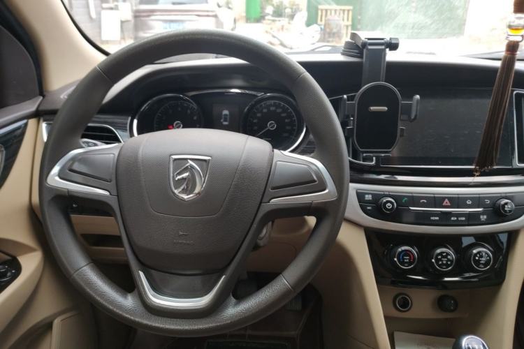 Used Baojun 730 2016 1.5L Manual Comfort Version 7 Seats China V Emission Standard Steering Wheel