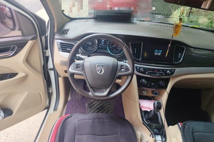 Used Baojun 730 2016 1.5T Manual Luxury Edition 7 Seats Steering Wheel