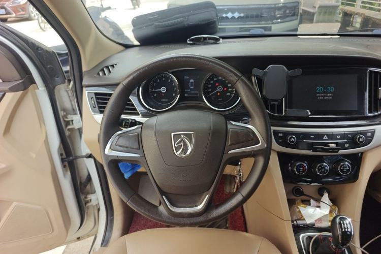 Used Baojun 730 2016 1.5L Manual Comfort Version 7 Seats China V Emission Standard Steering Wheel