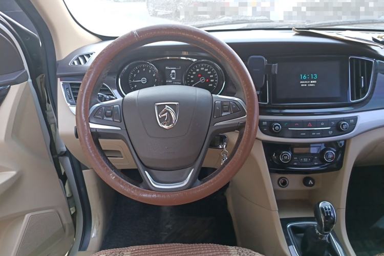 Used Baojun 730 2016 1.5L Manual Luxury Edition 7 Seats Steering Wheel