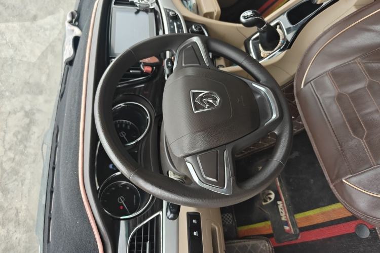 Used Baojun 730 2016 1.5L Manual Comfort Version 7 Seats China V Emission Standard Steering Wheel