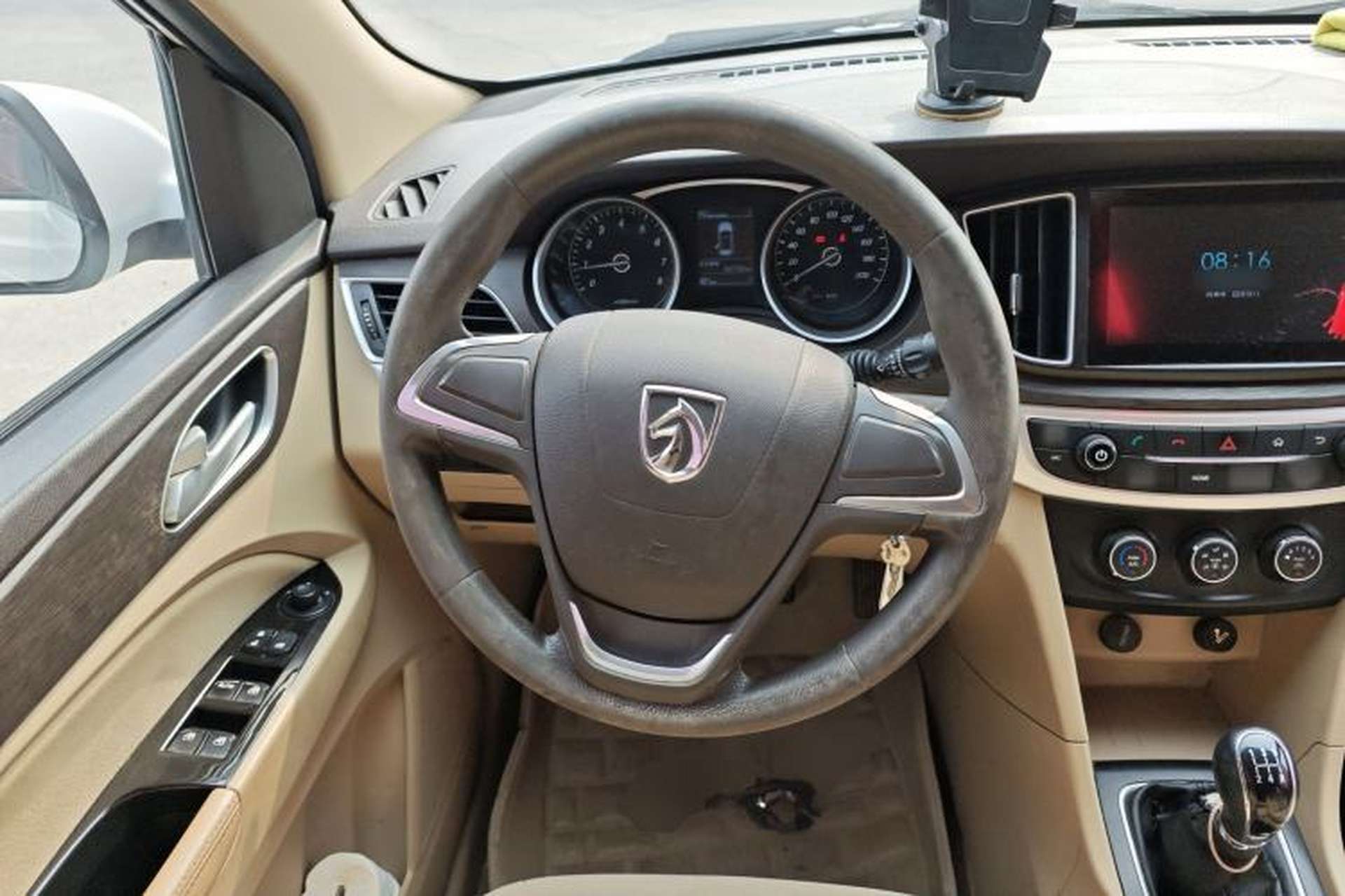 Used Baojun 730 2016 1.5L Manual Value Edition 7 Seats China V Emission Standard Steering Wheel