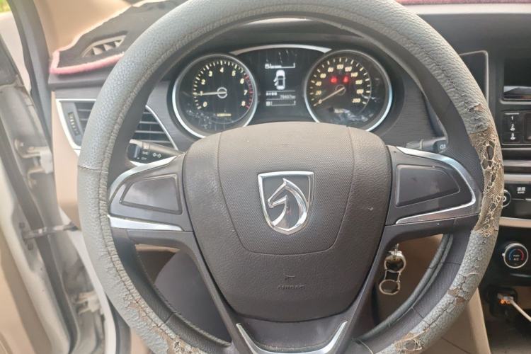 Used Baojun 730 2016 1.5L Manual Standard Version 7 Seats Steering Wheel