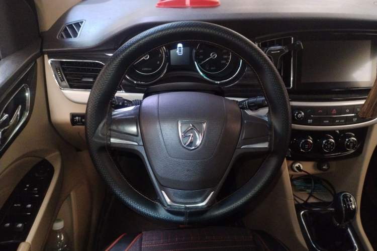 Used Baojun 730 2016 1.5L Manual Comfort Version 7 Seats China V Emission Standard Steering Wheel