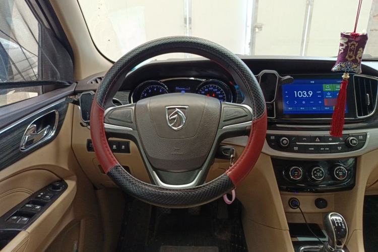 Used Baojun 730 2016 1.5L Manual Comfort Version 7 Seats China V Emission Standard Steering Wheel