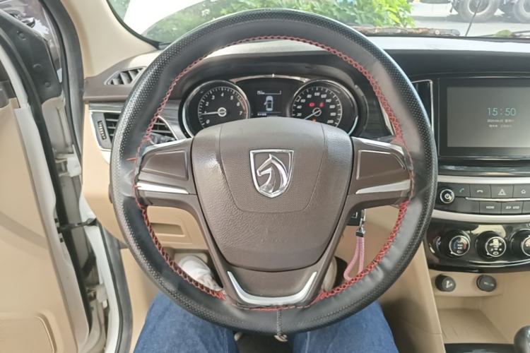 Used Baojun 730 2016 1.5L Manual Standard Version 7 Seats Steering Wheel