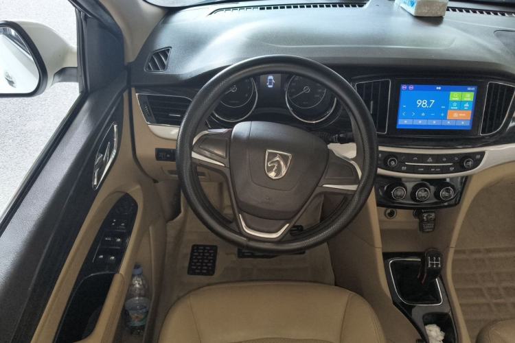 Used Baojun 730 2016 1.5L Manual Comfort Version 7 Seats China V Emission Standard Steering Wheel