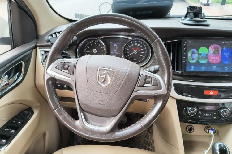 Used Baojun 730 2016 1.8L iAMT Luxury Model 7 Seats Steering Wheel