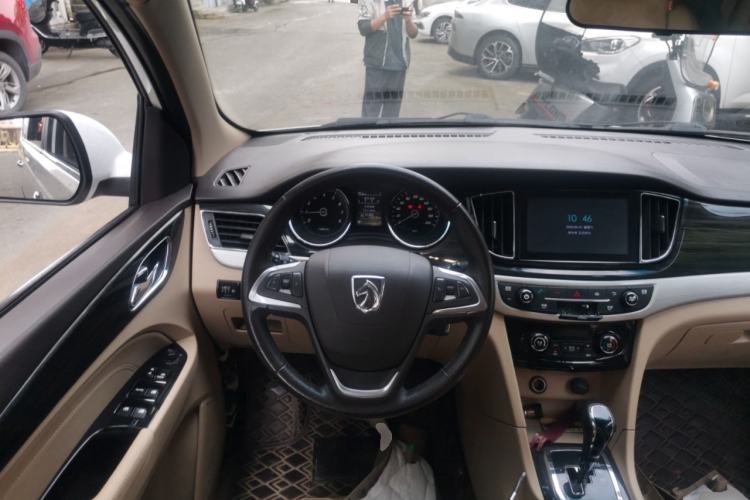 Used Baojun 730 2016 1.8L iAMT Luxury Model 7 Seats Steering Wheel