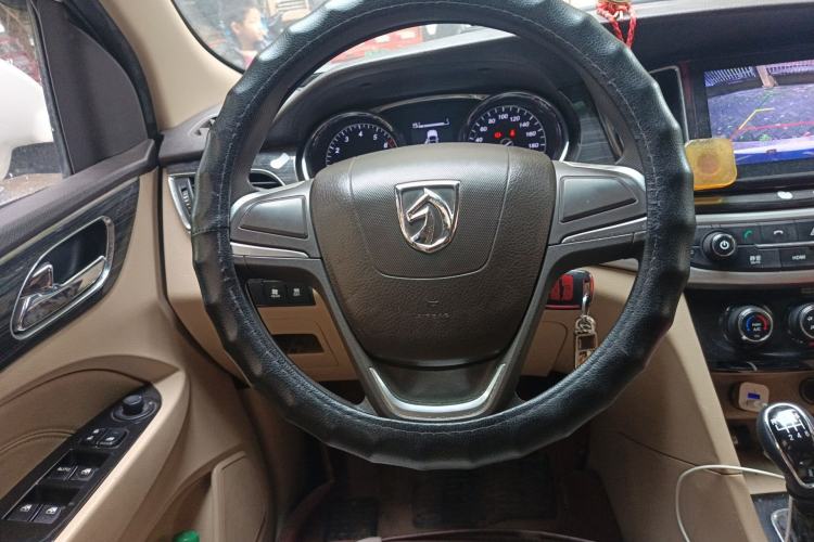 Used Baojun 730 2016 1.5L Manual Comfort Version 7 Seats China V Emission Standard Steering Wheel