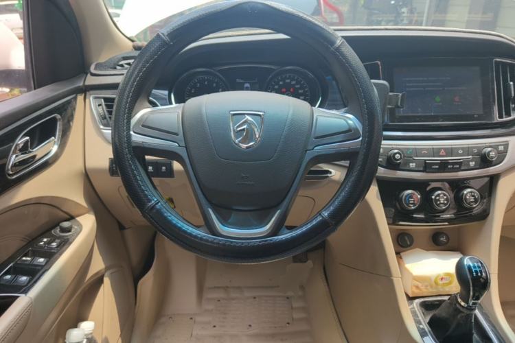 Used Baojun 730 2016 1.5L Manual Comfort Version 7 Seats China V Emission Standard Steering Wheel