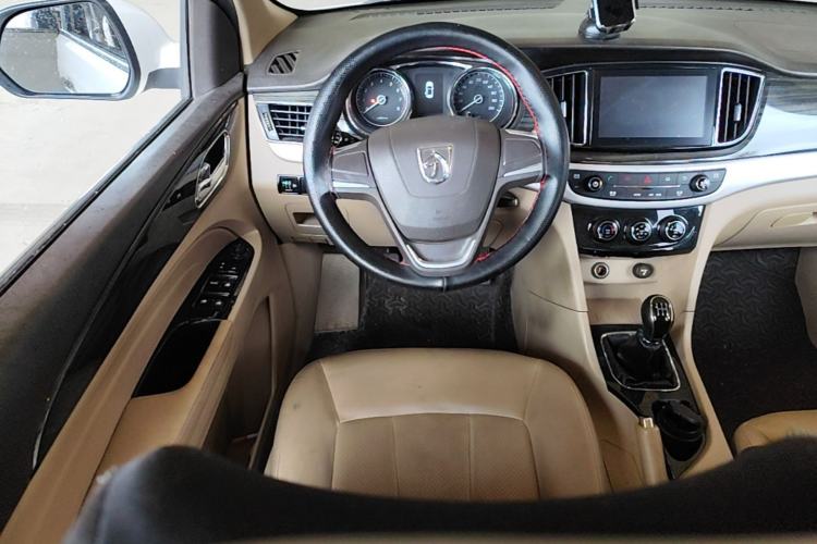Used Baojun 730 2016 1.5L Manual Comfort Version 7 Seats China V Emission Standard Steering Wheel
