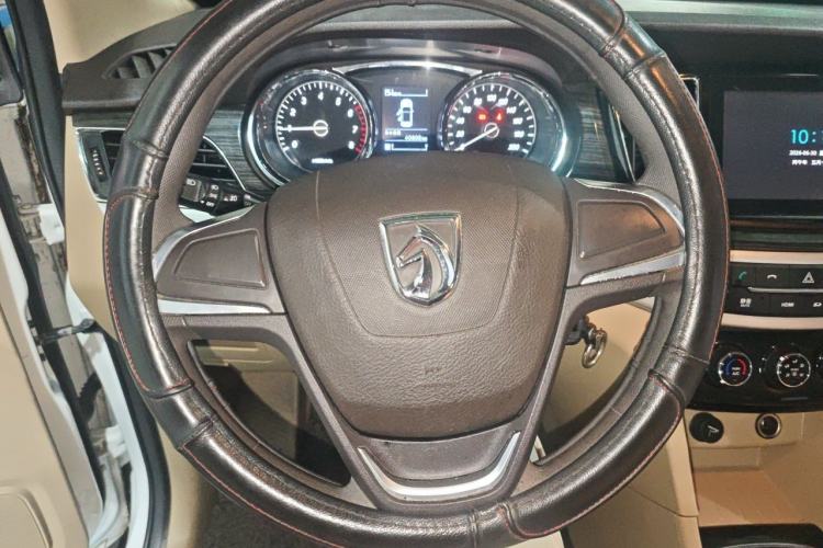 Used Baojun 730 2016 1.5L Manual Comfort Version 7 Seats China V Emission Standard Steering Wheel