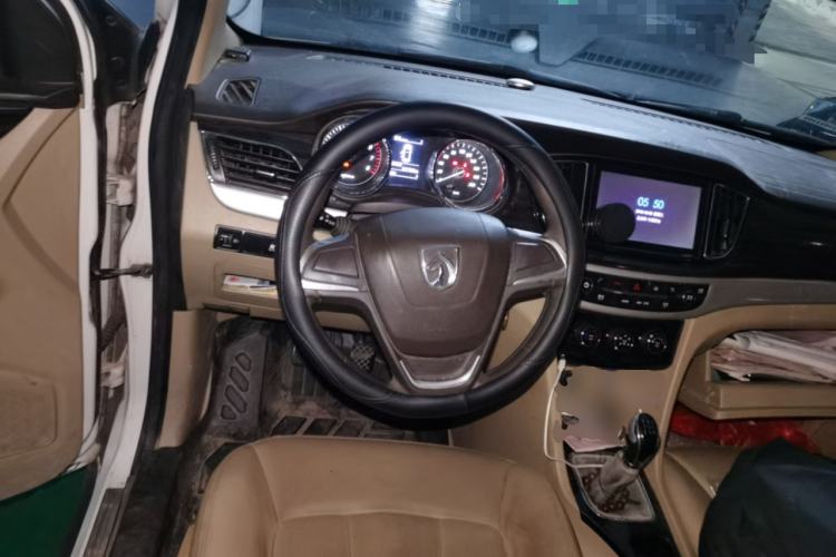 Used Baojun 730 2016 1.5L Manual Comfort Version 7 Seats China V Emission Standard Steering Wheel