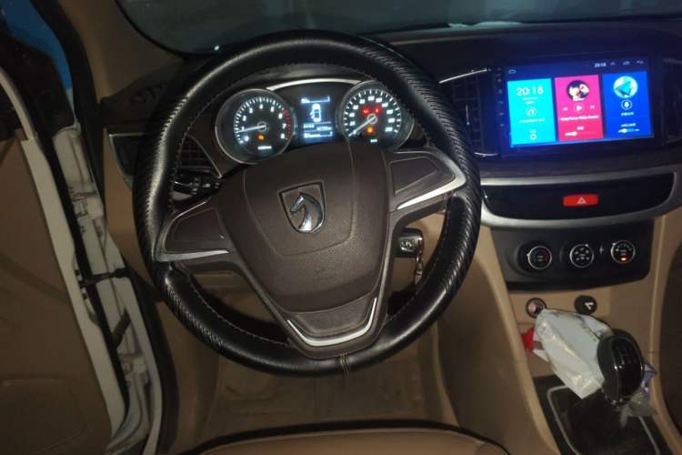 Used Baojun 730 2016 1.5L Manual Value Edition 7 Seats China V Emission Standard Steering Wheel