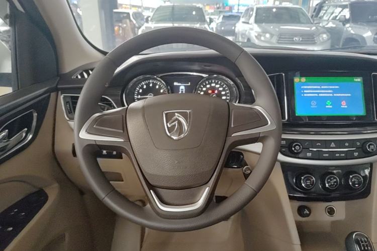 Used Baojun 730 2016 1.5L Manual Comfort Version 7 Seats China V Emission Standard Steering Wheel