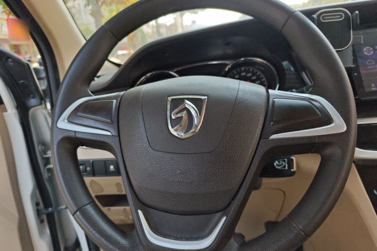 Used Baojun 730 2016 1.5L Manual Comfort Version 7 Seats China V Emission Standard Steering Wheel