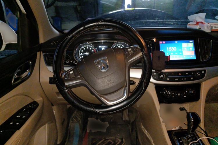Used Baojun 730 2016 1.8L iAMT Luxury Model 7 Seats Steering Wheel