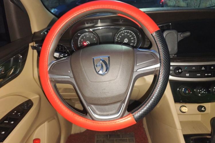Used Baojun 730 2016 1.8L iAMT Comfort Version 7 Seats Steering Wheel