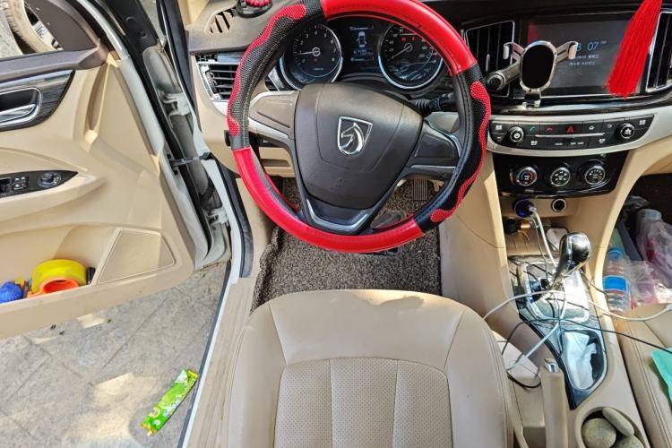 Used Baojun 730 2016 1.8L iAMT Comfort Version 7 Seats Steering Wheel