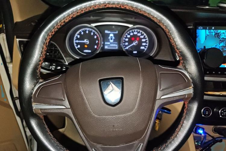 Used Baojun 730 2016 1.5L Manual Standard Version 7 Seats Steering Wheel