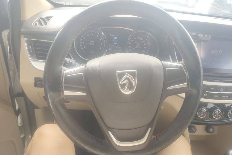 Used Baojun 730 2016 1.5L Manual Comfort Version 7 Seats China V Emission Standard Steering Wheel