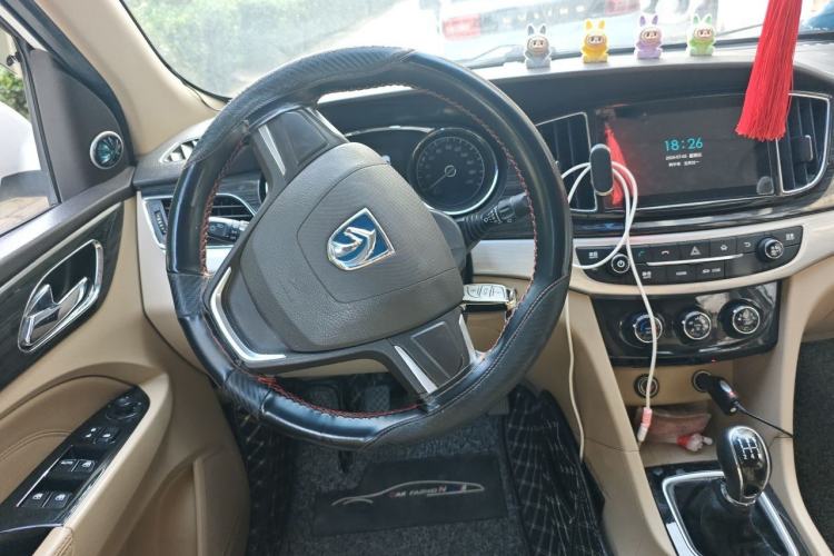 Used Baojun 730 2016 1.5L Manual Comfort Version 7 Seats China V Emission Standard Steering Wheel