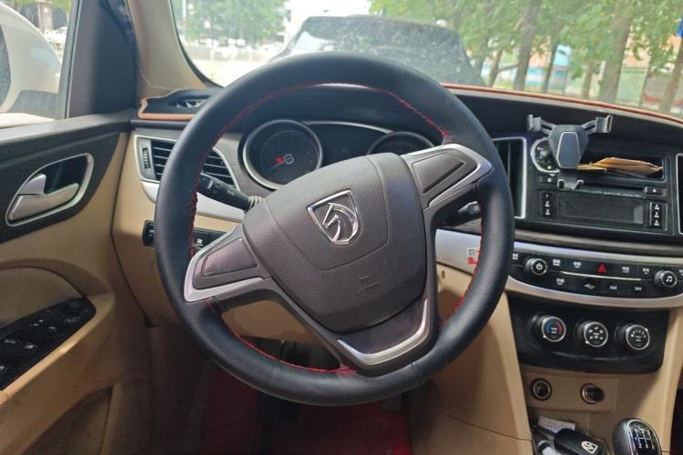 Used Baojun 730 2016 1.5L Manual Value Edition 7 Seats China V Emission Standard Steering Wheel
