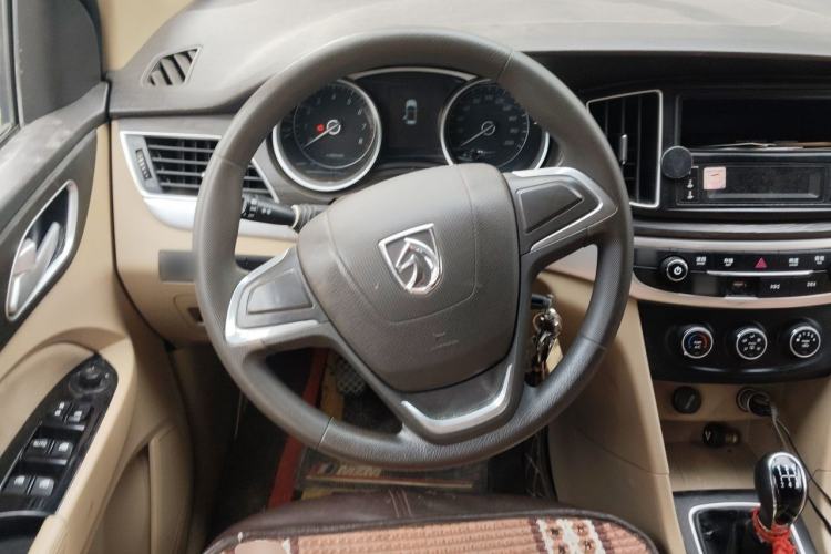 Used Baojun 730 2016 1.5L Manual Value Edition 7 Seats China V Emission Standard Steering Wheel
