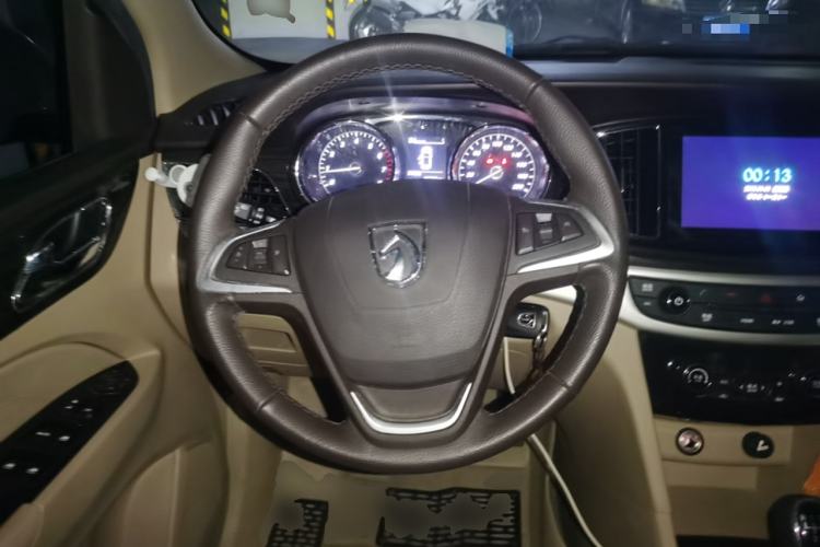 Used Baojun 730 2016 1.5T Manual Luxury Edition 7 Seats Steering Wheel