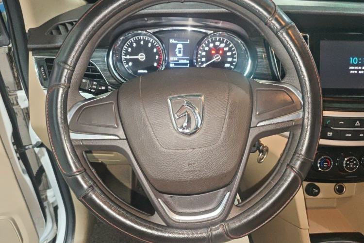 Used Baojun 730 2016 1.5L Manual Comfort Version 7 Seats China V Emission Standard Steering Wheel